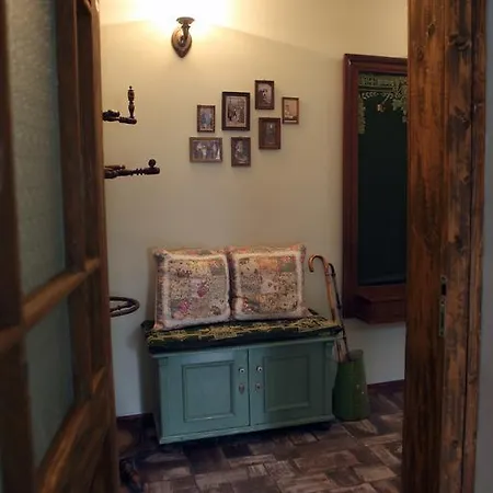 Antik Pratterov Dom Apartamento