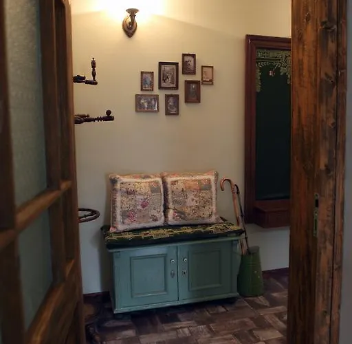 Antik Pratterov Dom Διαμέρισμα