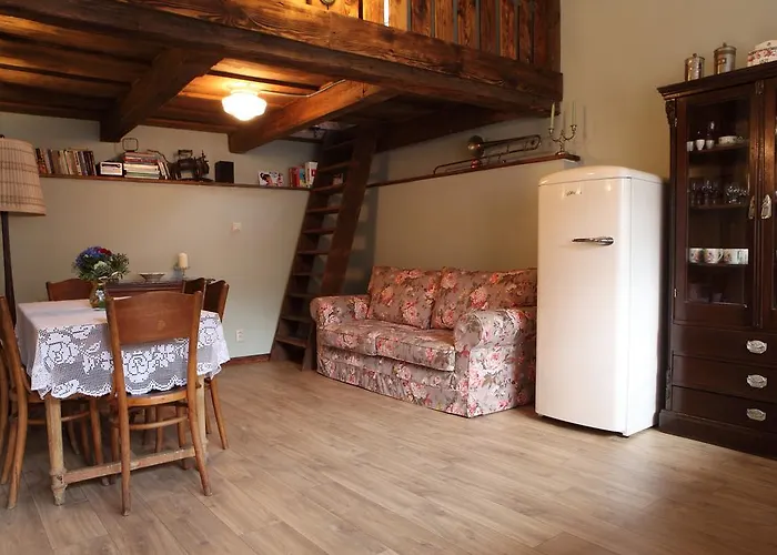 Antik Pratterov Dom Διαμέρισμα